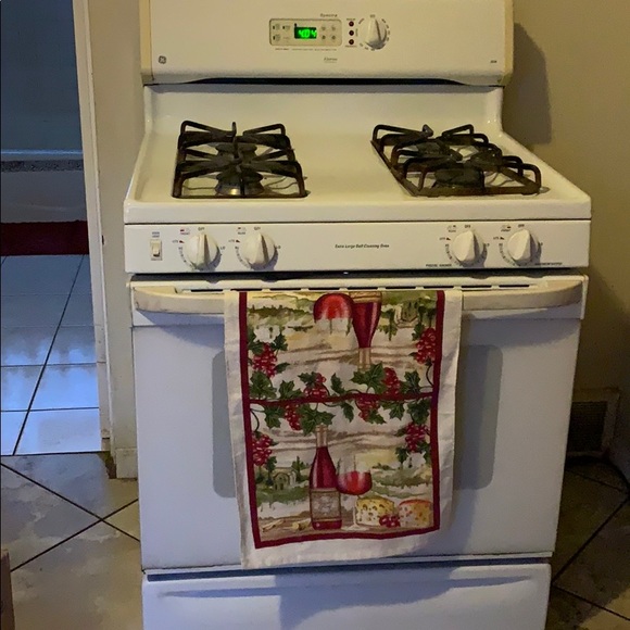 Stove - Picture 1 of 1